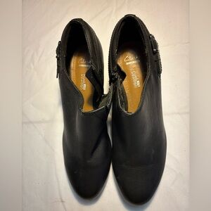 Clarks Women's Black Leather ankle boots Sz 8.5